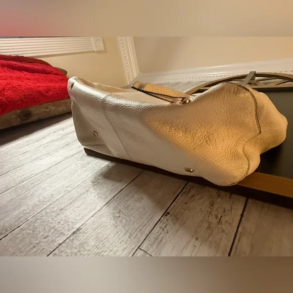 Aimee Kestenberg Leather Shoulder Bag Tote Purse Cream and Copper Lining - Picture 4 of 15